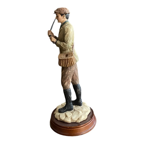 Fly Fisherman figurine with all his gear. 11” tall x 4.5” wide. Excellent cond. - Picture 5 of 7